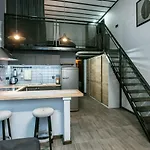 дві незалежні квартири поряд загалом для 8 гостей, кл Апартаменты