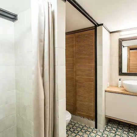 Apartment дві незалежні квартири поряд загалом для 8 гостей, кл