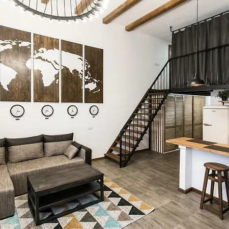 дві незалежні квартири поряд загалом для 8 гостей, кл *