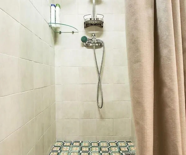 дві незалежні квартири поряд загалом для 8 гостей, кл