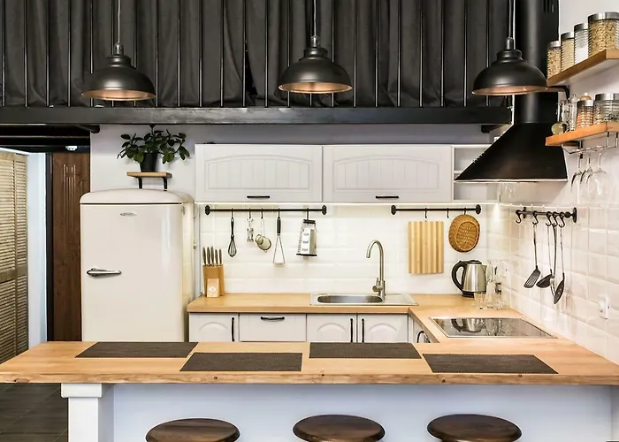 дві незалежні квартири поряд загалом для 8 гостей, кл *