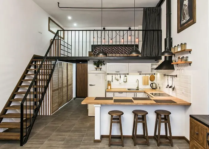 дві незалежні квартири поряд загалом для 8 гостей, кл