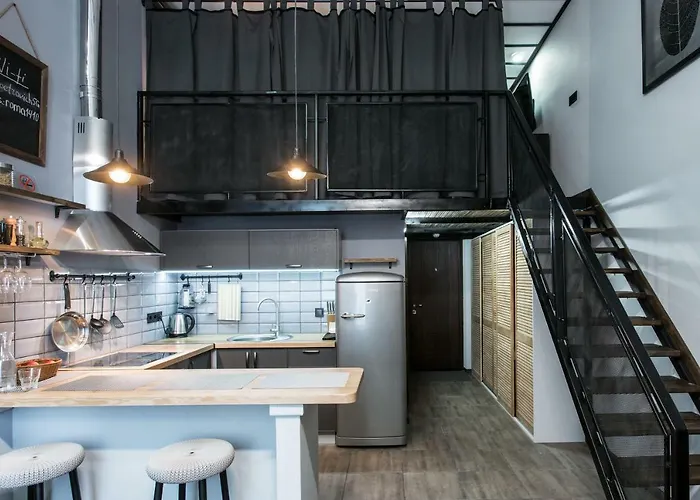 дві незалежні квартири поряд загалом для 8 гостей, кл * Odessza