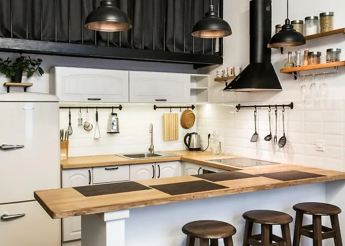 дві незалежні квартири поряд загалом для 8 гостей, кл *